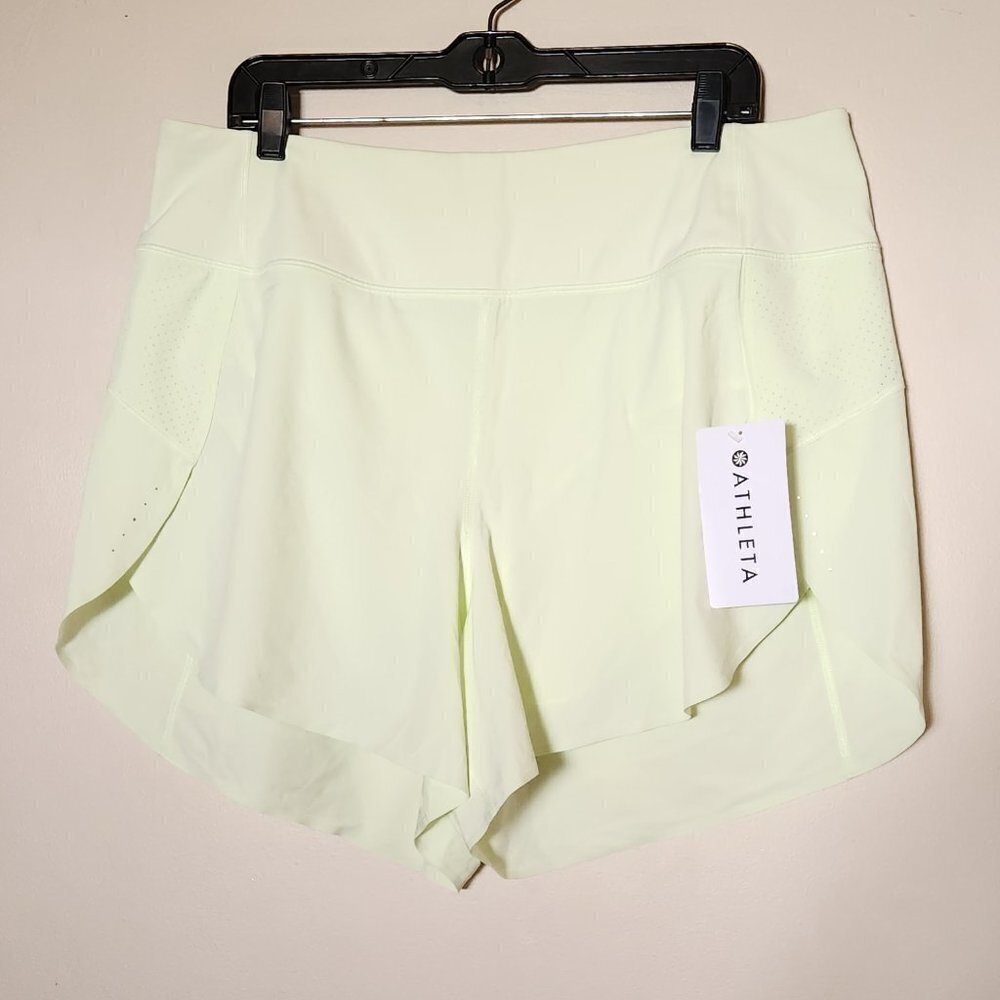 NWT ATHLETA Run With It Shorts 4.5" - Iced Lemon - Size 1X